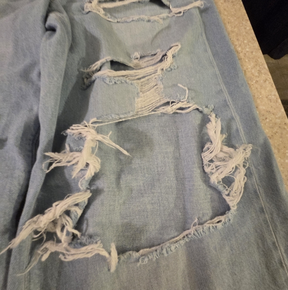 AE Jeans - Picture 3 of 8